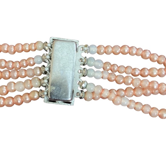 Antique over 80 years, old, pink, five strand pearls with rhinestones clip. - Picture 8 of 13